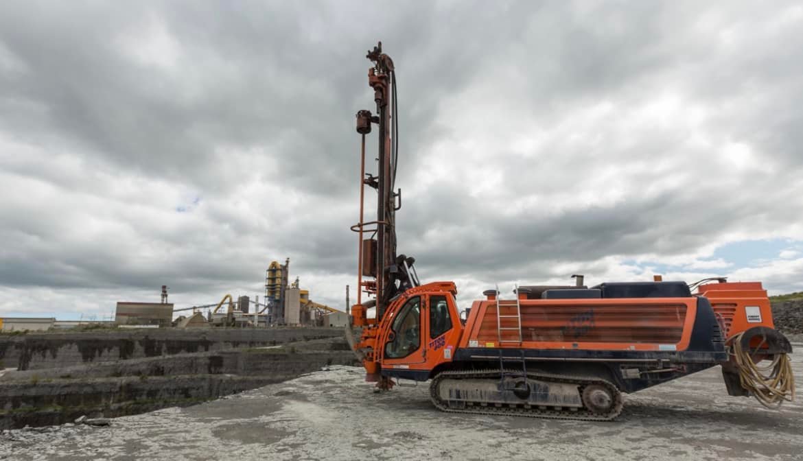 酸化壓裂軟管在復(fù)雜地質(zhì)條件下的技術(shù)挑戰(zhàn)與應(yīng)對(duì)策略