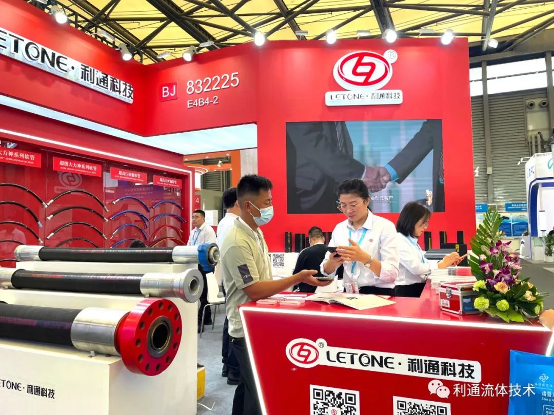  食品工業(yè)中的革新：耐強酸軟管如何優(yōu)化酸性物料輸送